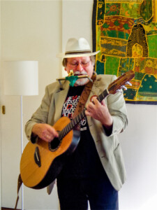 Gastauftritt beim Instituts-Frühschoppen: Herbert Janata, Urgestein der österreichischen Musikszene („Austro-Pop“) und Mastermind der „Worried Men Skiffle Group“ (22.9.2013)