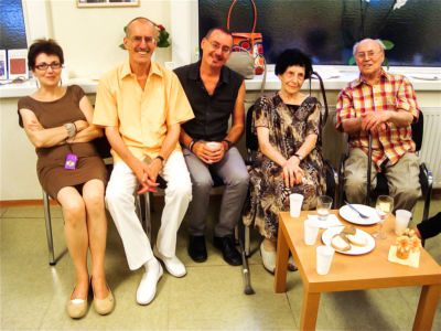 We are Family: Mit „Wahlcousine“ Ulrike Brilli (Third age coach), Bruder Rainer sowie Eltern Margareth und Karl Schmutzer beim Institutsfest „7“ (7.7.2012)